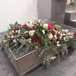 Dessus de cercueils de la collection " Jardins d'Etienne" pours les deuils à Toulouse